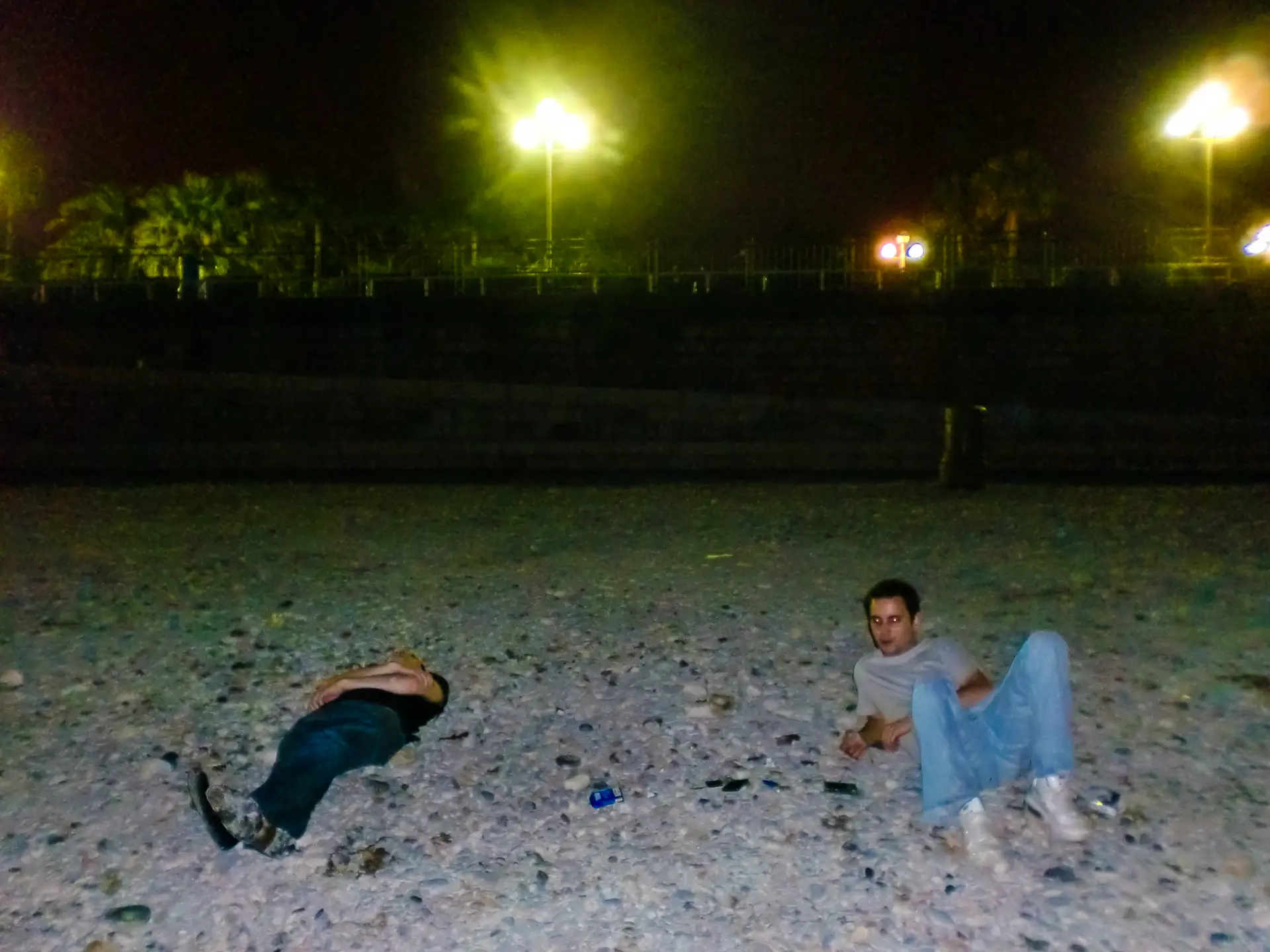 Sur la plage de Nice avec les collègues après le travail. Journal du mardi 29 juin 2010.