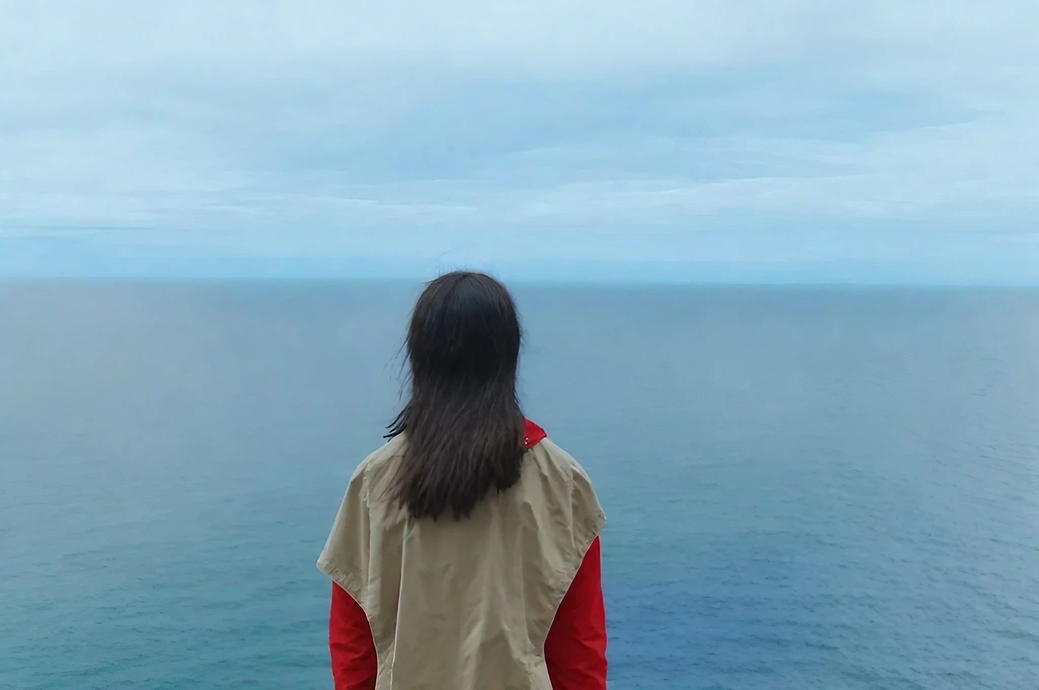 Louise de dos, face à la mer ? Archive du jeudi 30 juin 2022 ?