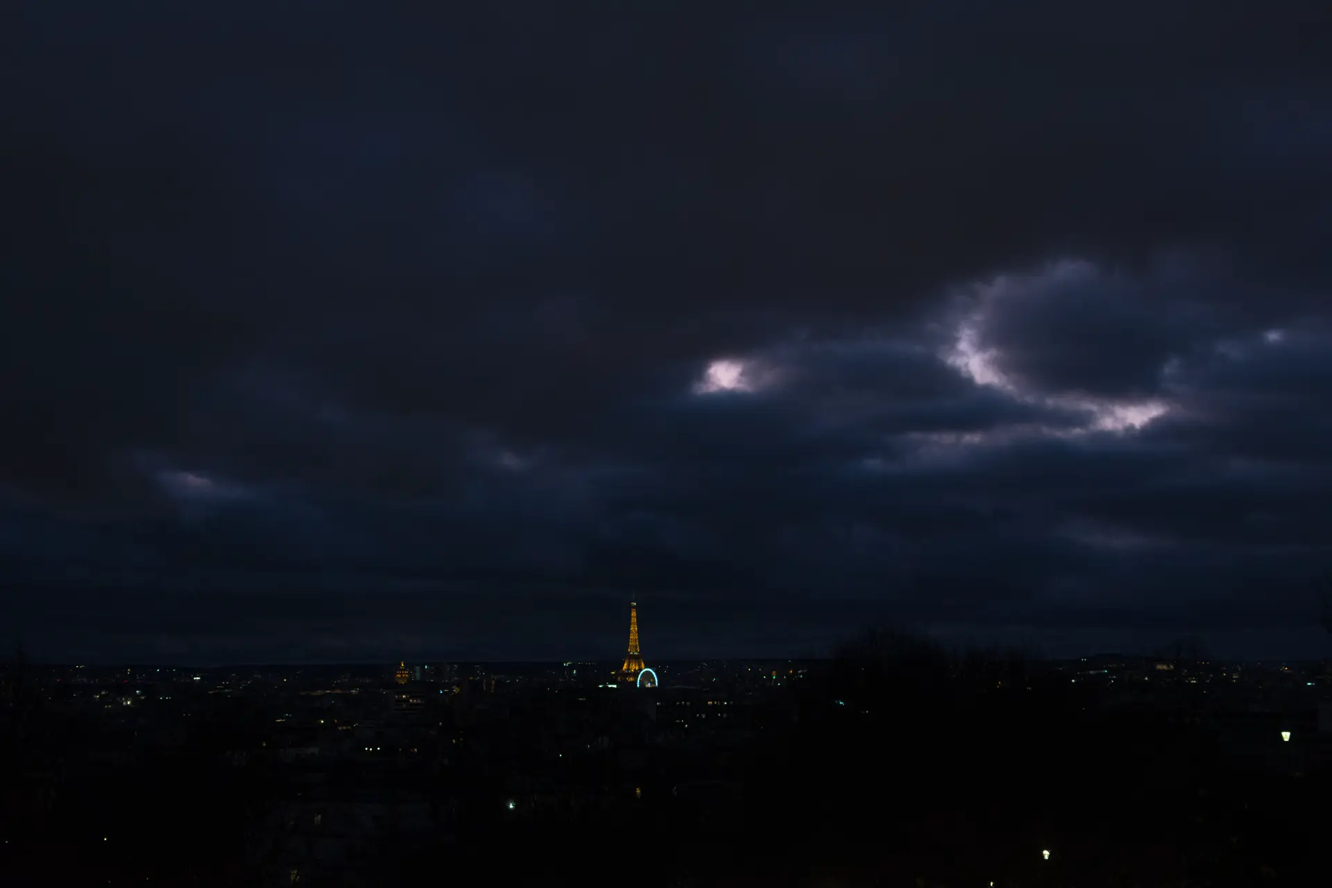 Vue du Belvédère de Belleville. Journal du samedi 23 décembre 2023.